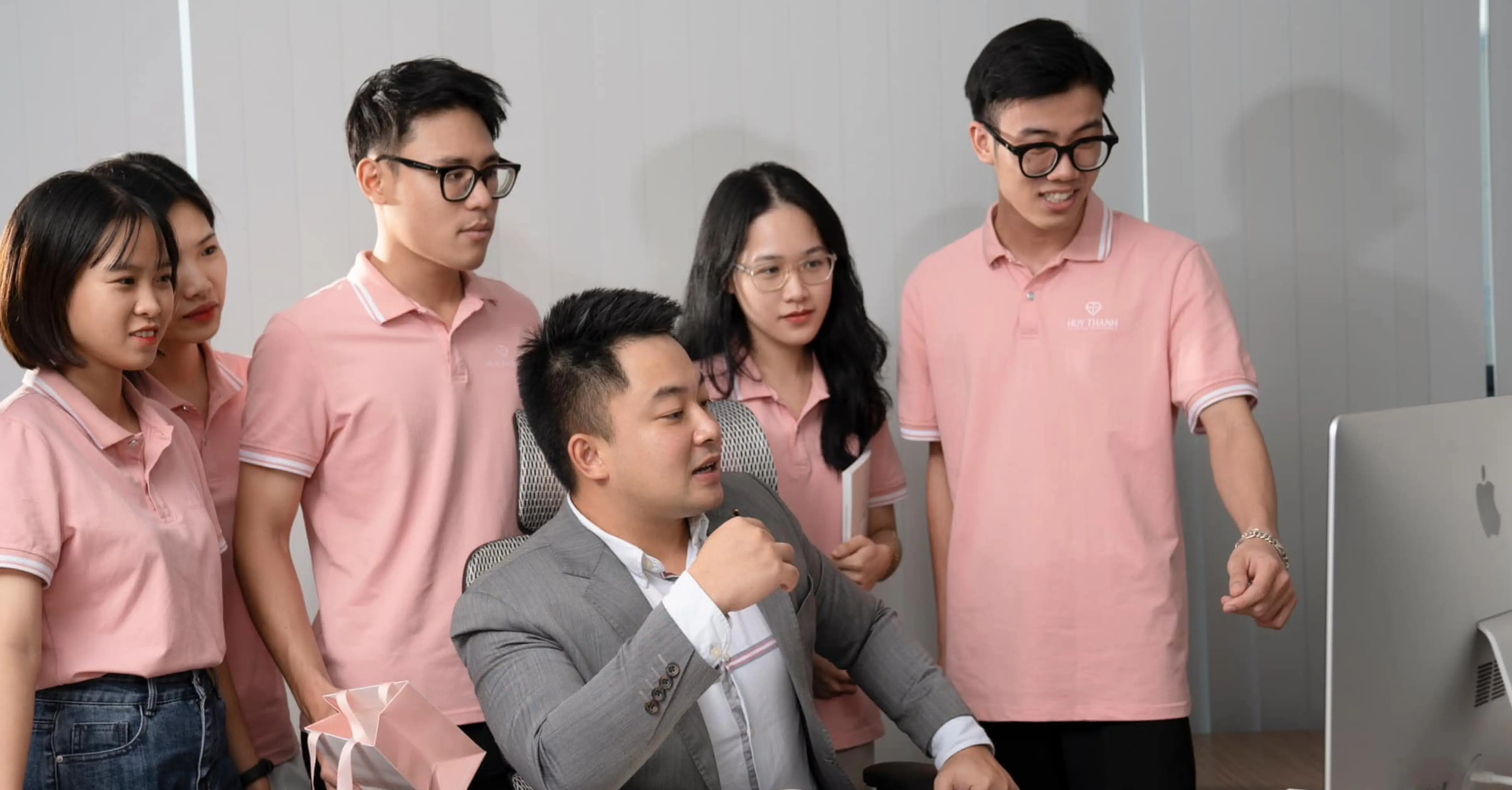 Huy Thanh Jewelry giảm 70% thời gian xử lý yêu cầu với Filum.ai